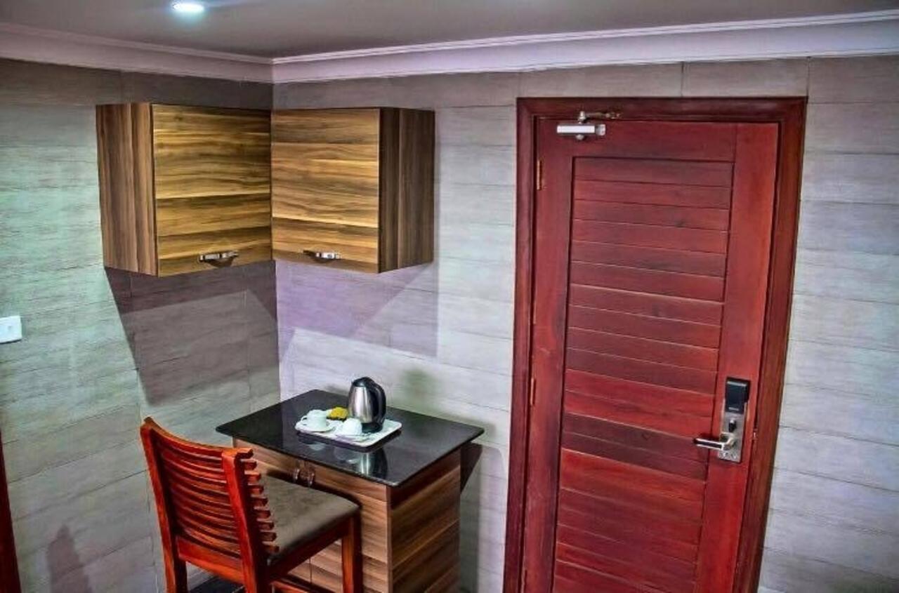 Regency Park Hotel دار السلام المظهر الخارجي الصورة