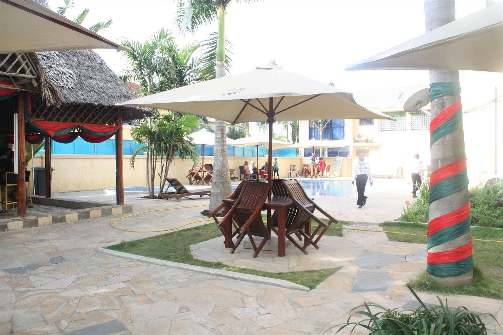 Regency Park Hotel دار السلام المظهر الخارجي الصورة
