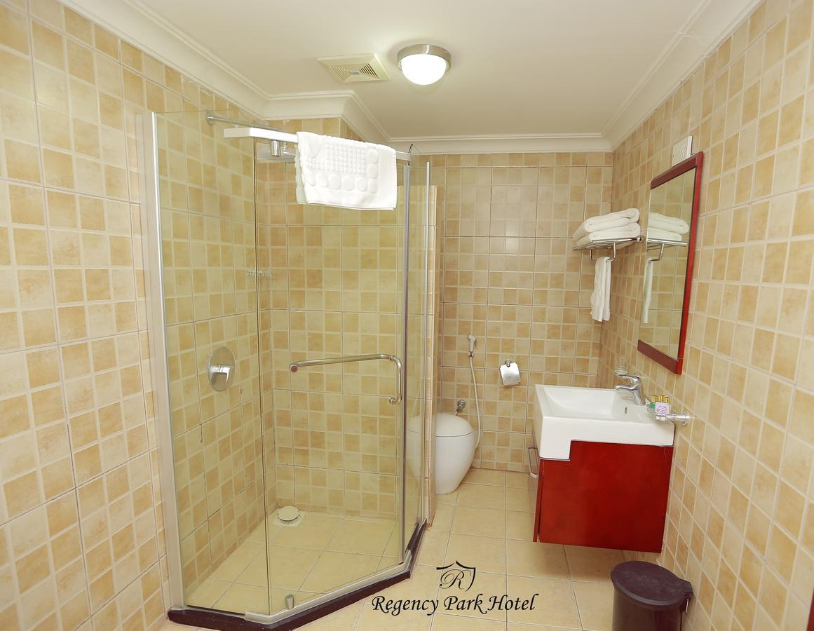 Regency Park Hotel دار السلام المظهر الخارجي الصورة