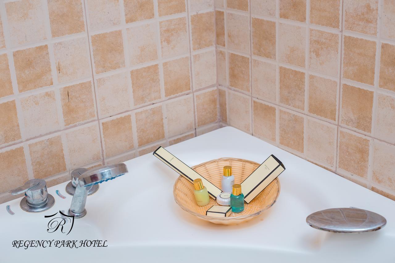 Regency Park Hotel دار السلام المظهر الخارجي الصورة