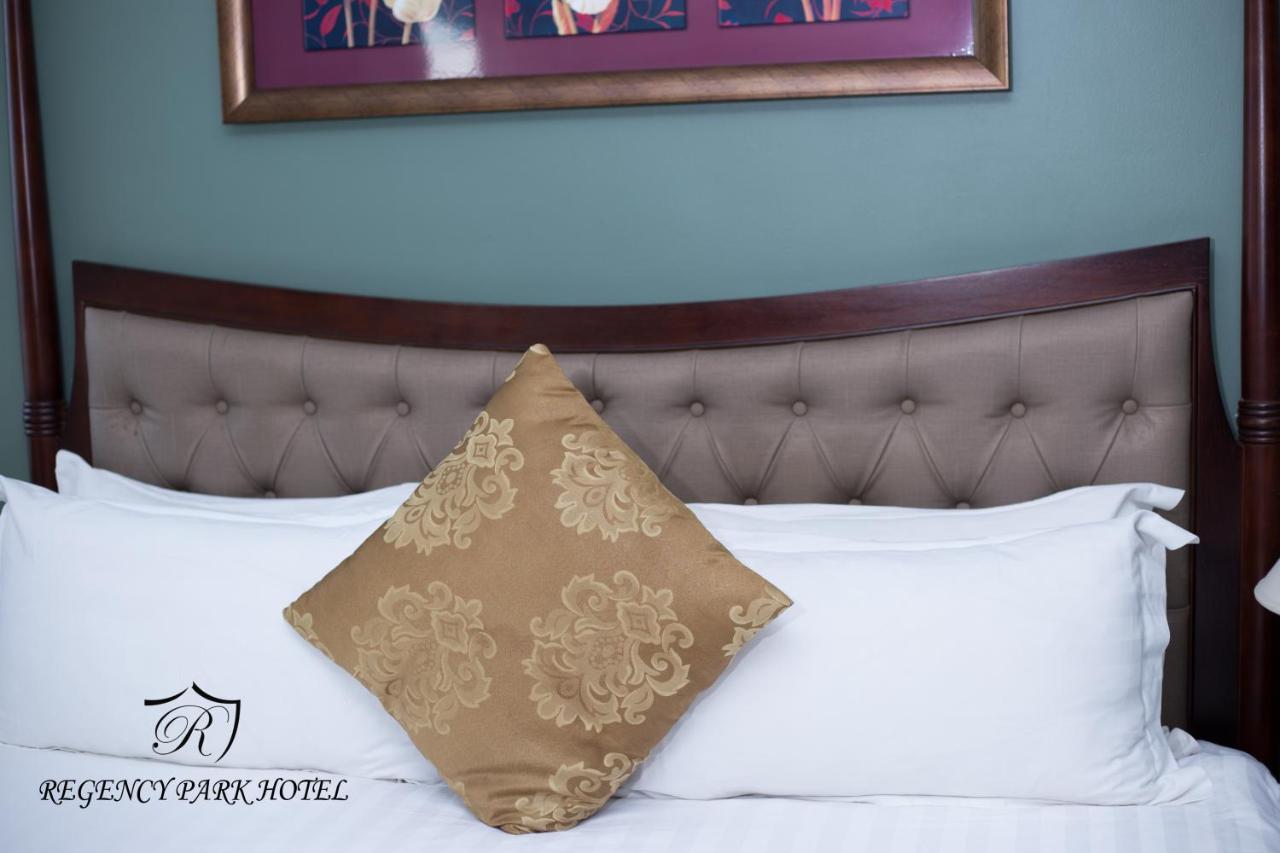 Regency Park Hotel دار السلام المظهر الخارجي الصورة