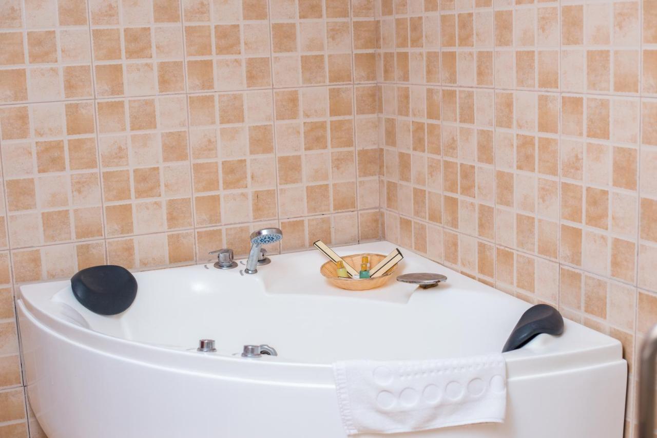 Regency Park Hotel دار السلام المظهر الخارجي الصورة
