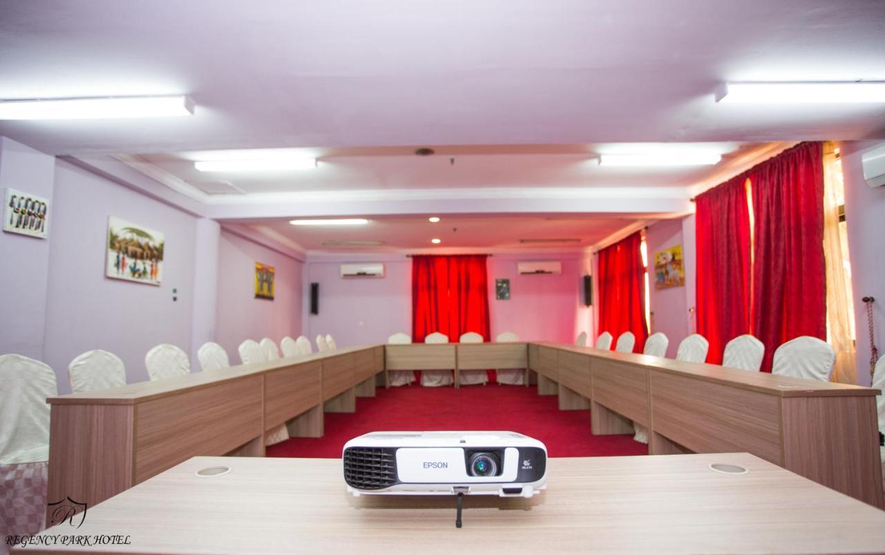 Regency Park Hotel دار السلام المظهر الخارجي الصورة